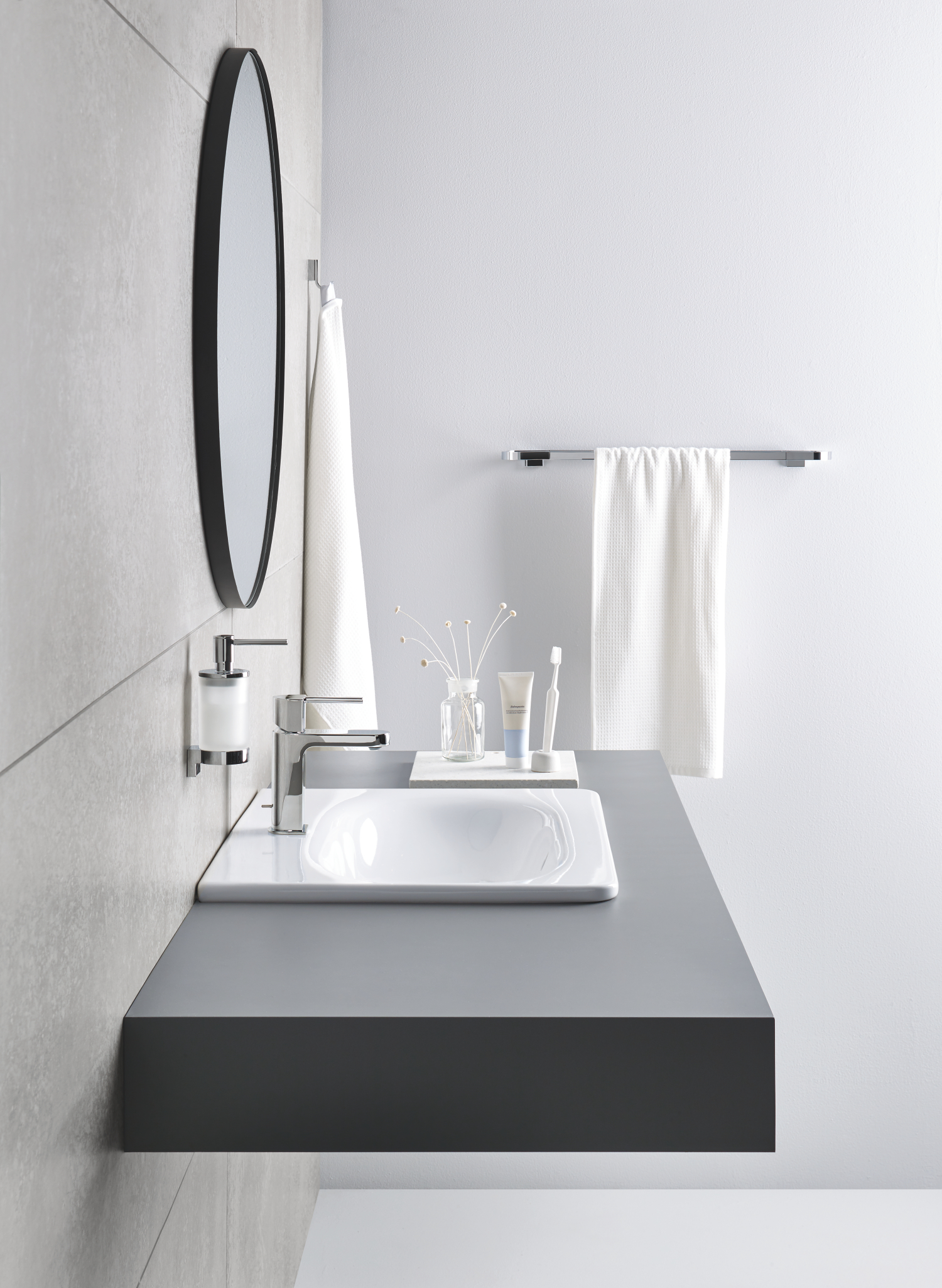 Дозатор рідкого мила Grohe Selection (41028000)