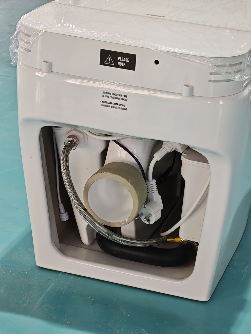 Унітаз-біде підлоговий з електронним управлінням KOER TB-0201 SMART 675x400x450mm із вбудованим бачком (KR6071)